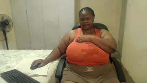 Snapshot of sweetnoziexxx chatting on 12.06.24 sweetnoziexxx online show from 12.06.24