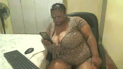 Snapshot of sweetnoziexxx chatting on 12.12.24 sweetnoziexxx online show from 12.12.24