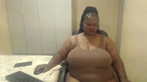 Snapshot of sweetnoziexxx chatting on 01.06.25 sweetnoziexxx online show from 01.06.25