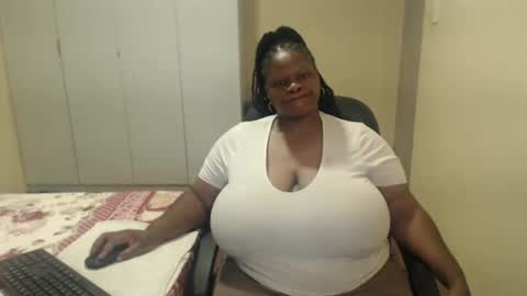 Snapshot of sweetnoziexxx chatting on 01.18.25 sweetnoziexxx online show from 01.18.25
