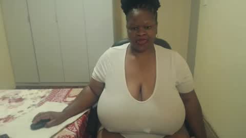 Snapshot of sweetnoziexxx chatting on 01.29.25 sweetnoziexxx online show from 01.29.25