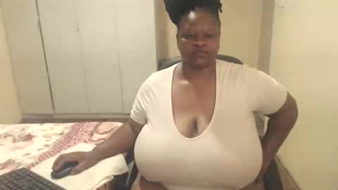 Snapshot of sweetnoziexxx chatting on 01.29.25 sweetnoziexxx online show from 01.29.25