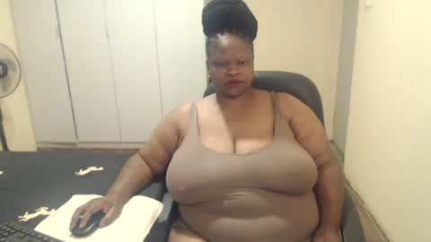 Snapshot of sweetnoziexxx chatting on 02.05.25 sweetnoziexxx online show from 02.05.25