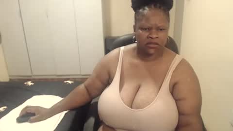 Snapshot of sweetnoziexxx chatting on 02.08.25 sweetnoziexxx online show from 02.08.25