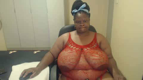 Snapshot of sweetnoziexxx chatting on 02.14.25 sweetnoziexxx online show from 02.14.25