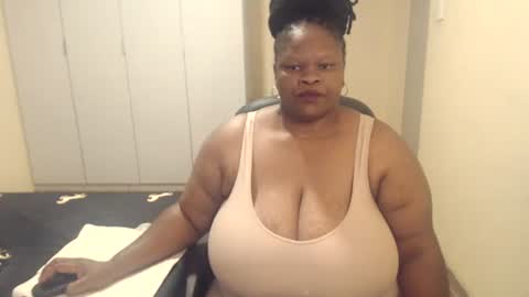 Snapshot of sweetnoziexxx chatting on 02.16.25 sweetnoziexxx online show from 02.16.25