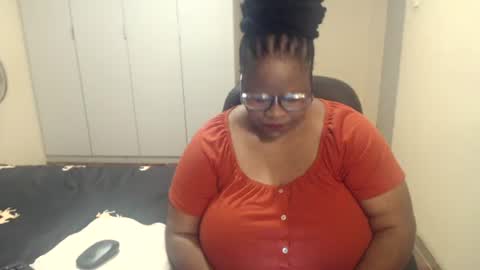 Snapshot of sweetnoziexxx chatting on 02.17.25 sweetnoziexxx online show from 02.17.25