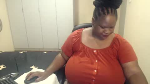 Snapshot of sweetnoziexxx chatting on 02.17.25 sweetnoziexxx online show from 02.17.25