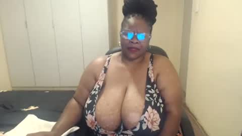 Snapshot of sweetnoziexxx chatting on 02.21.25 sweetnoziexxx online show from 02.21.25