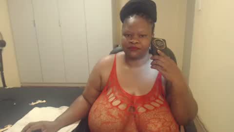 Snapshot of sweetnoziexxx chatting on 02.25.25 sweetnoziexxx online show from 02.25.25