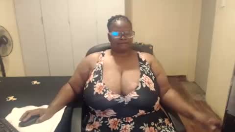Snapshot of sweetnoziexxx chatting on 03.10.25 sweetnoziexxx online show from 03.10.25