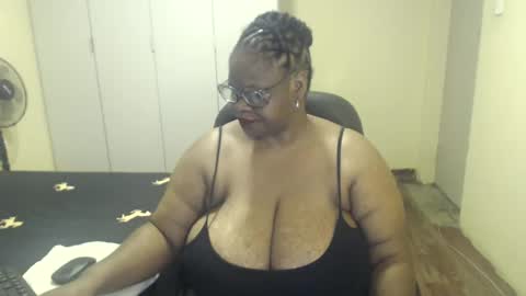 Snapshot of sweetnoziexxx chatting on 03.11.25 sweetnoziexxx online show from 03.11.25