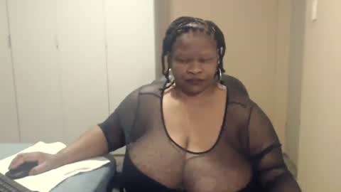 Snapshot of sweetnoziexxx chatting on 09.24.25 sweetnoziexxx online show from 09.24.25