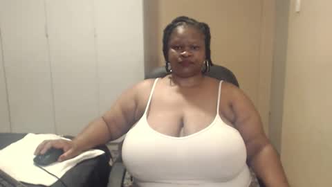 Snapshot of sweetnoziexxx chatting on 10.03.25 sweetnoziexxx online show from 10.03.25