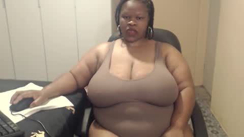 Snapshot of sweetnoziexxx chatting on 10.18.25 sweetnoziexxx online show from 10.18.25