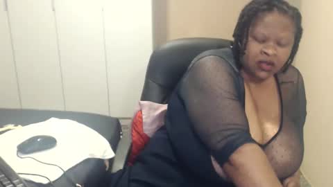 Snapshot of sweetnoziexxx chatting on 10.19.25 sweetnoziexxx online show from 10.19.25