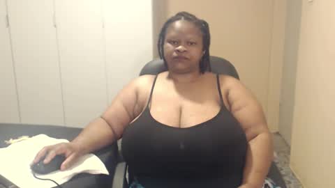 Snapshot of sweetnoziexxx chatting on 10.21.25 sweetnoziexxx online show from 10.21.25