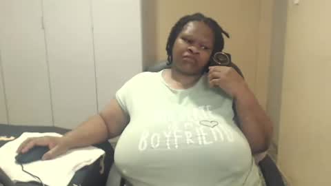 Snapshot of sweetnoziexxx chatting on 10.25.25 sweetnoziexxx online show from 10.25.25