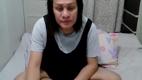 Snapshot of sweetpearlts4u chatting on 04.05.26 sam online show from 04.05.26