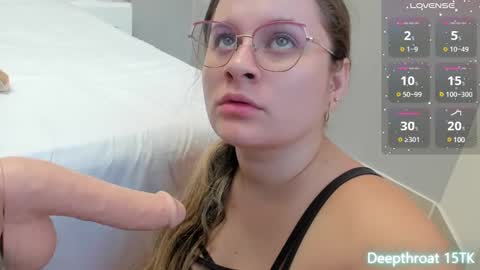 Snapshot of sweetpervert__ chatting on 12.02.24 MIA online show from 12.02.24