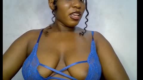 Snapshot of sweetpetitgirl chatting on 03.05.26 LILY BRANDY online show from 03.05.26