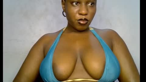 Snapshot of sweetpetitgirl chatting on 03.21.26 LILY BRANDY online show from 03.21.26