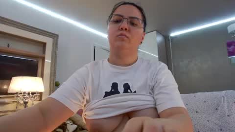SweetRaisa online show from 07.22.26