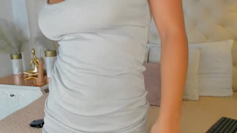 Snapshot of sweets_one chatting on 02.05.26 sweets one online show from 02.05.26