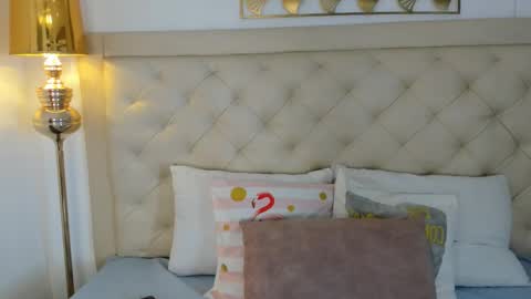 Snapshot of sweets_one chatting on 02.19.26 sweets one online show from 02.19.26