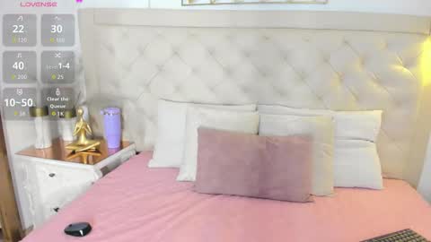 Snapshot of sweets_one chatting on 03.19.26 sweets one online show from 03.19.26