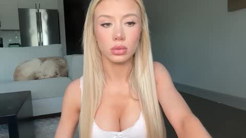 Snapshot of sweetsammxo chatting on 03.09.26 Sam online show from 03.09.26