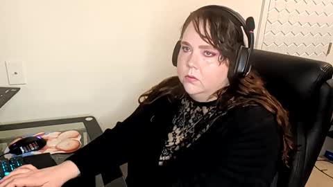 ruby and scarlet online show from 11.06.25