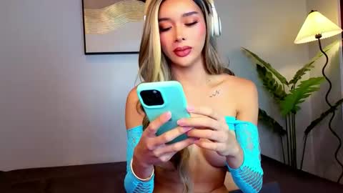 Snapshot of sweetsassyts chatting on 03.04.26 keana online show from 03.04.26