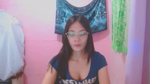 Mia online show from 05.15.26