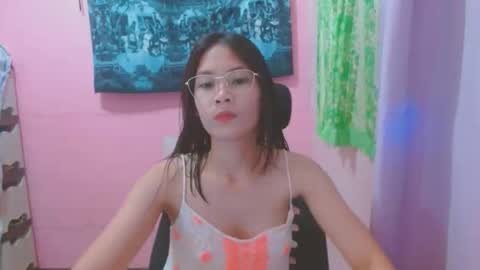 Mia online show from 06.07.26
