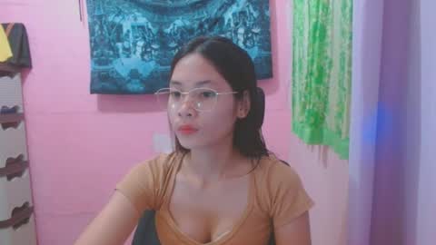 Snapshot of sweetsexygirl20 chatting on 06.22.26 Mia online show from 06.22.26