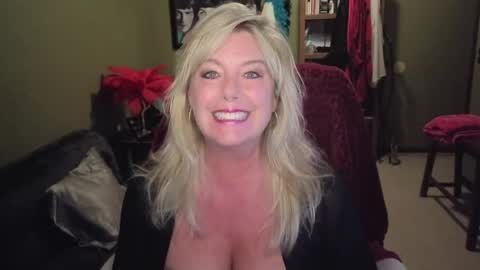 Snapshot of sweetsexyjane_ chatting on 05.27.26 Janie online show from 05.27.26