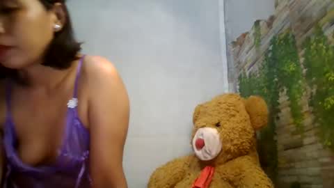 Snapshot of sweetsexylyn chatting on 05.21.26 sweetsexylyn online show from 05.21.26
