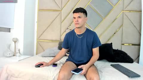 Snapshot of sweetstacy_ chatting on 02.20.25 sweetstacy_ online show from 02.20.25