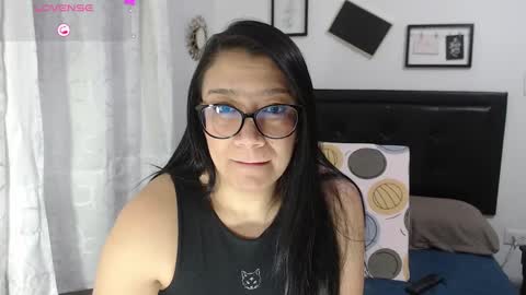 Snapshot of sweetstormi chatting on 03.12.25 Stormi online show from 03.12.25