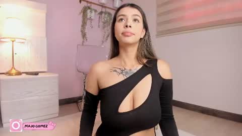 Snapshot of sweett_mia1 chatting on 07.16.26 M I A online show from 07.16.26