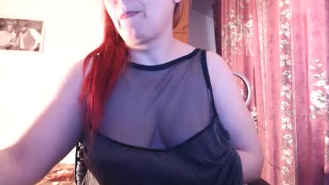 Snapshot of sweettanne chatting on 05.06.26 SweettAnne online show from 05.06.26