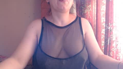 Snapshot of sweettanne chatting on 05.10.26 SweettAnne online show from 05.10.26