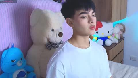 Snapshot of sweettfoxx chatting on 12.23.25 Neffer online show from 12.23.25