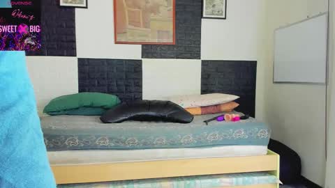 Alyssa  Matt . Nice to meet you  thumb up me please its important online show from 10.13.25