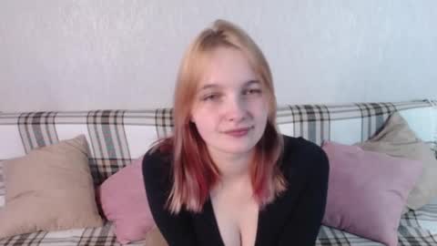 Snapshot of sweety__rose chatting on 02.12.26 Ariana online show from 02.12.26