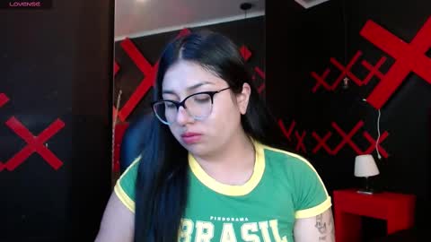 Snapshot of sweety_ashly chatting on 01.18.25 Ashley 3 online show from 01.18.25