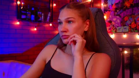 Snapshot of sweety_emilya chatting on 05.07.26 Emily online show from 05.07.26