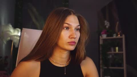 Snapshot of sweety_emilya chatting on 05.18.26 Emily online show from 05.18.26