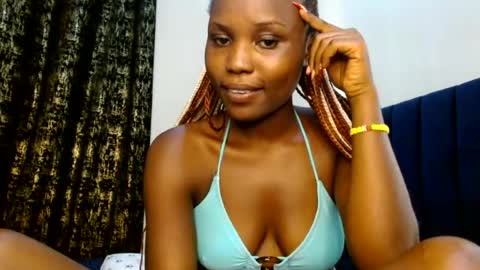 Snapshot of sweety_spixxy chatting on 06.26.26 Dolly online show from 06.26.26
